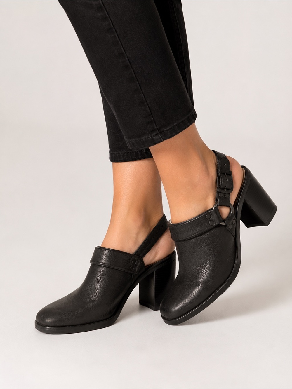 Ecote Womens Black Harness Slingback Pebble Leather Heels Shoes Size 6